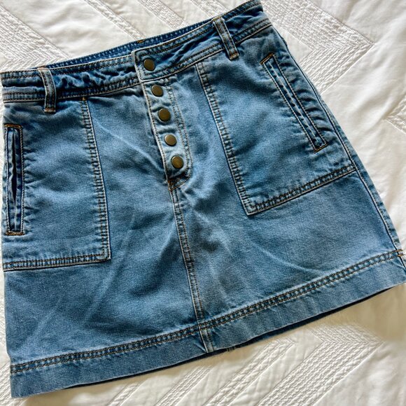 Free People Dresses & Skirts - Free People Denim Mini Skirt Snap Front Patch Pocket Size 25